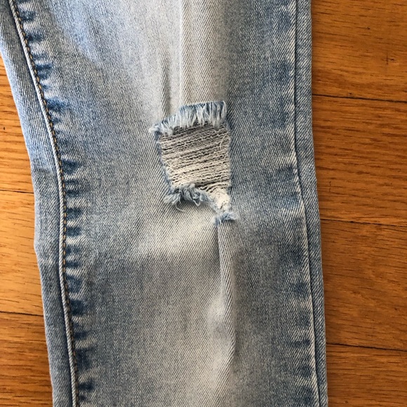Old Navy Distressed Rockstar Super Skinny Jeggings - Picture 3 of 8